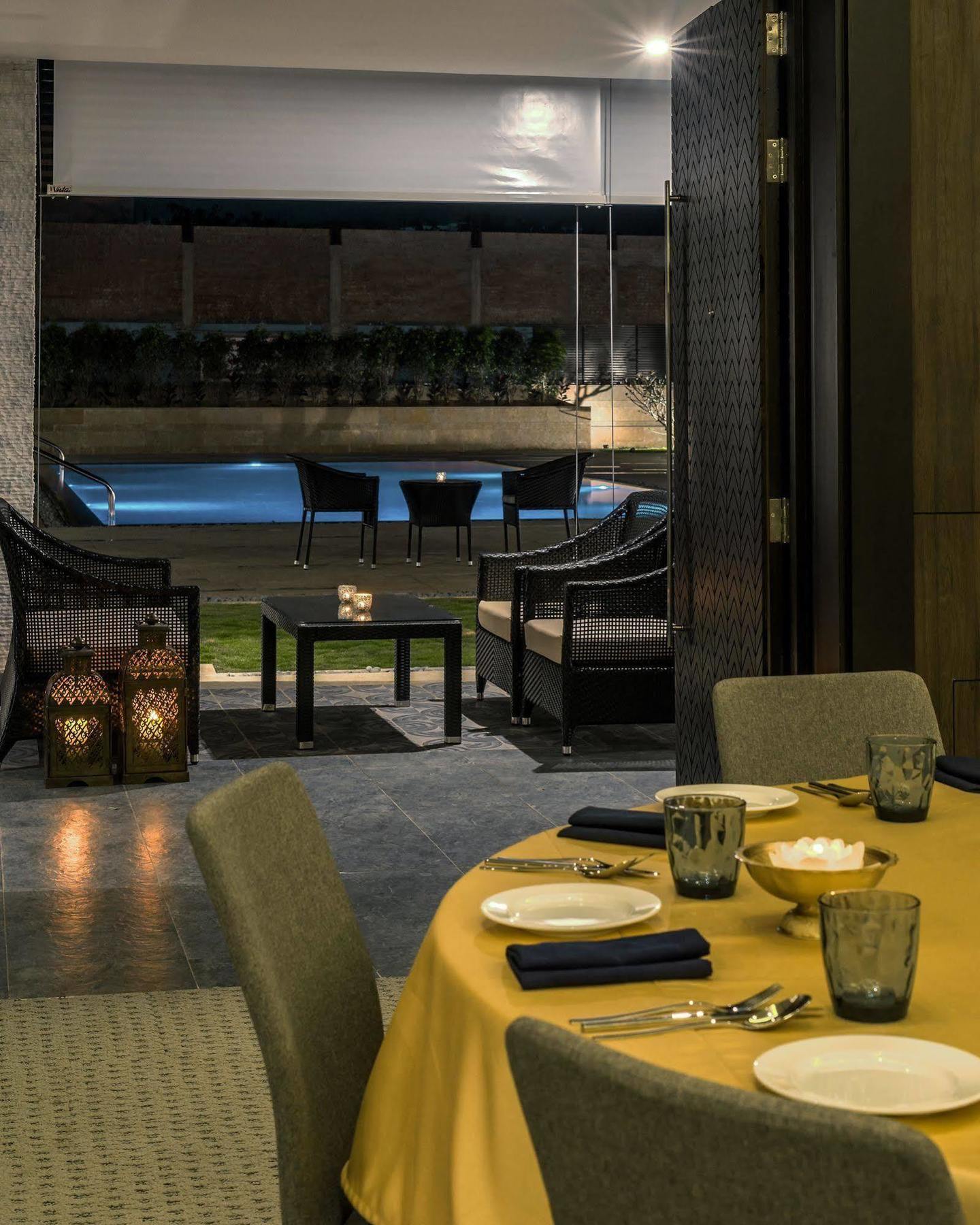 Hotel The Residency Towers, 5*