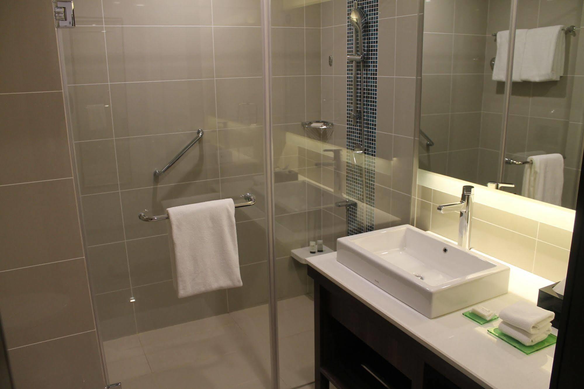 The Residency Towers, Hotel